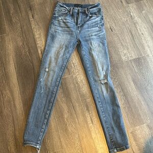 Risen skinny jeans size 3/26